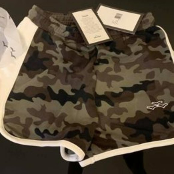 Lazypants Camouflage Shorts NWT Girls - Picture 2 of 2